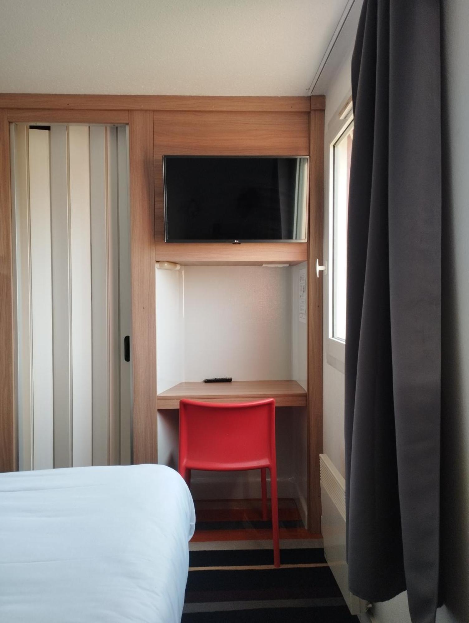 Kyriad Direct Agen Castelculier Buitenkant foto