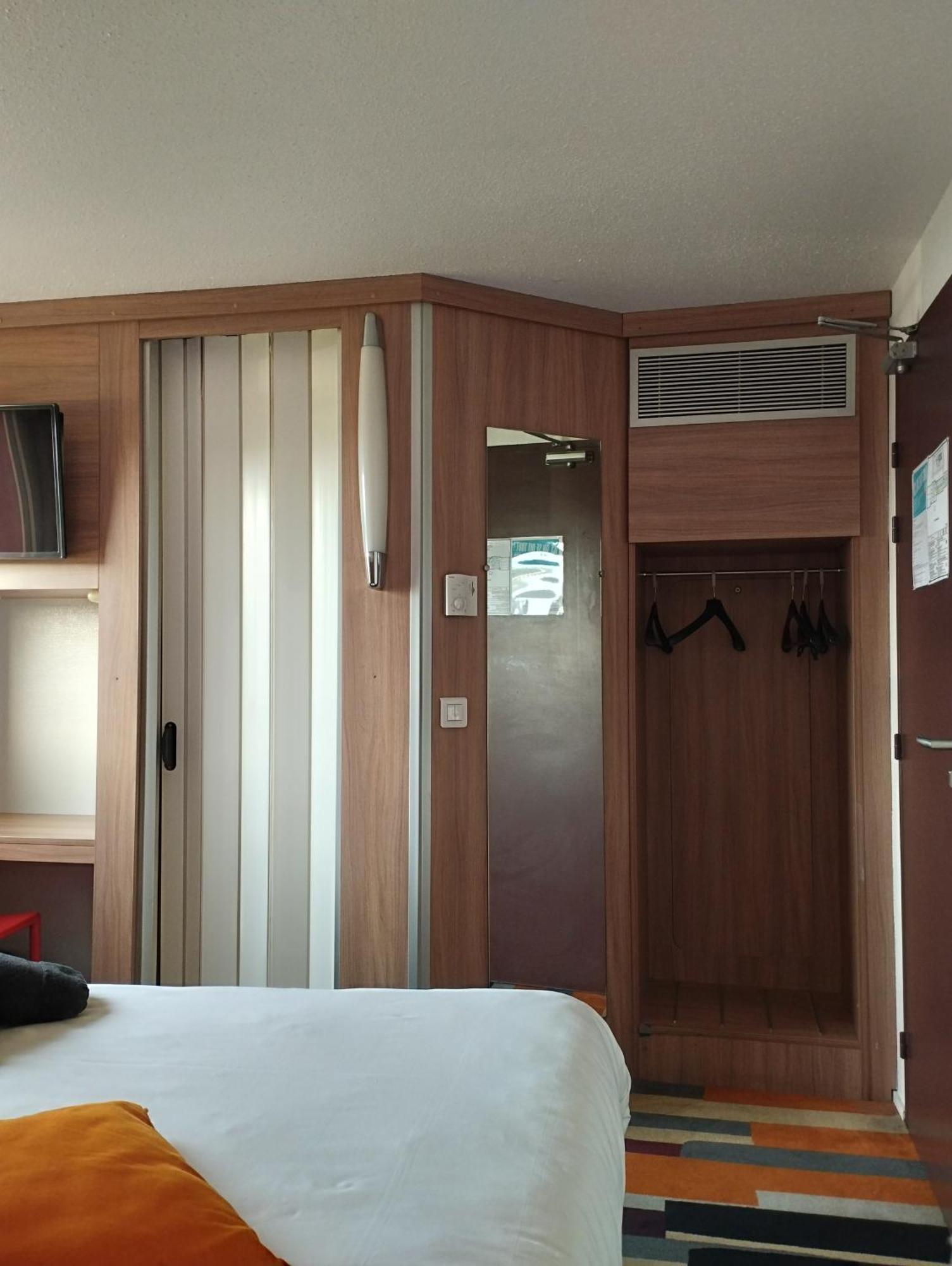 Kyriad Direct Agen Castelculier Buitenkant foto
