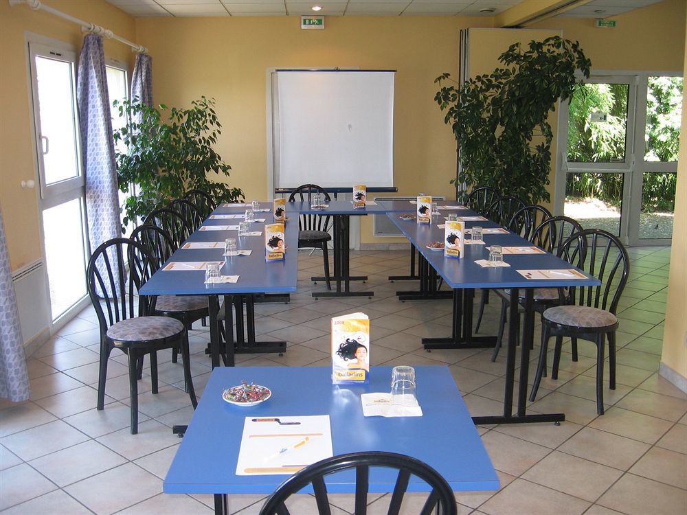 Kyriad Direct Agen Castelculier Buitenkant foto