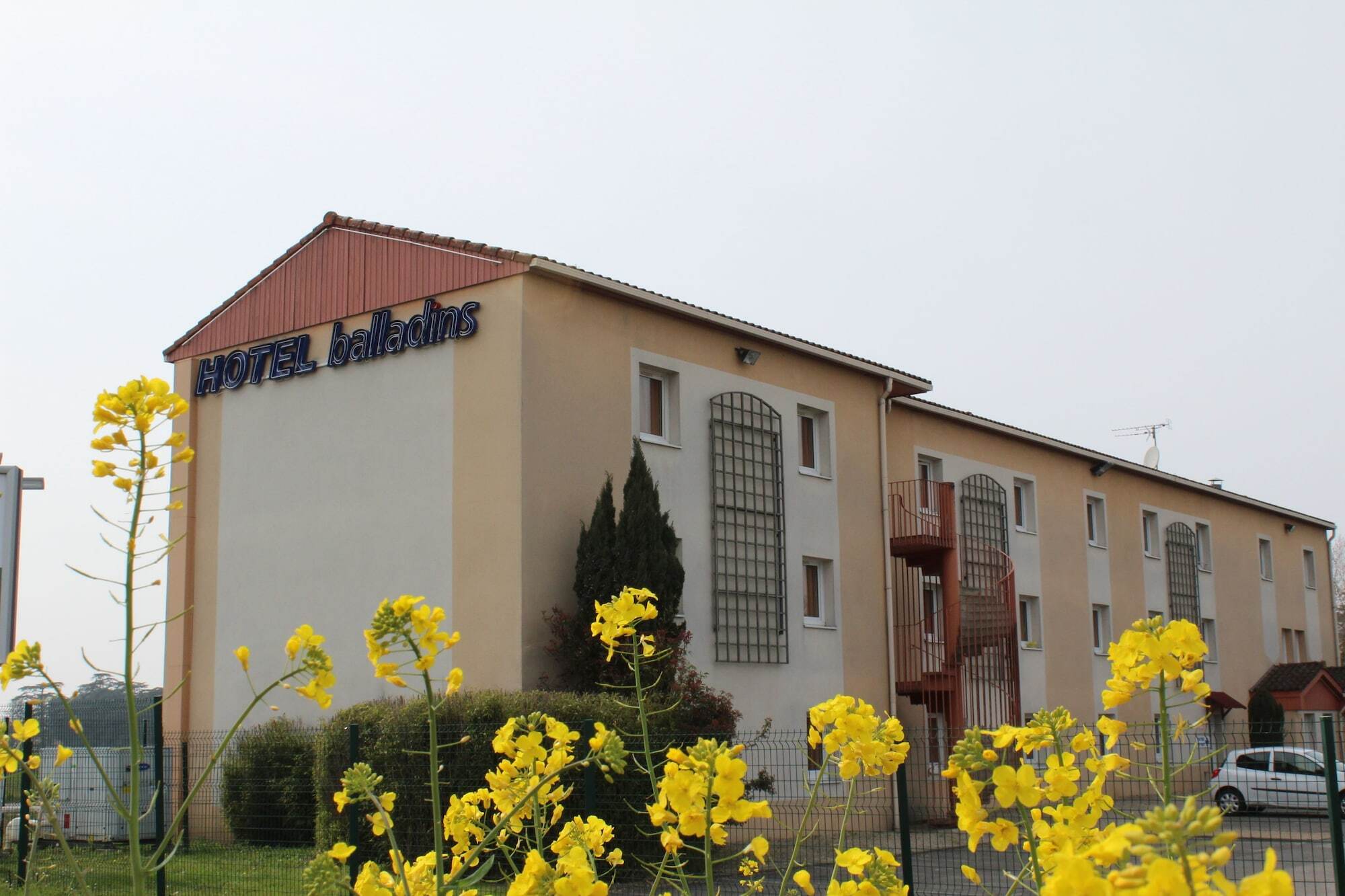 Kyriad Direct Agen Castelculier Buitenkant foto